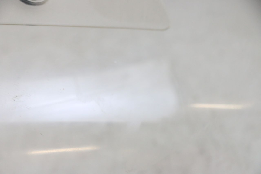 photo de PARABRISAS KAWASAKI VERSYS ABS 650 (2015 - 2018) - Zoom sobre los componentes