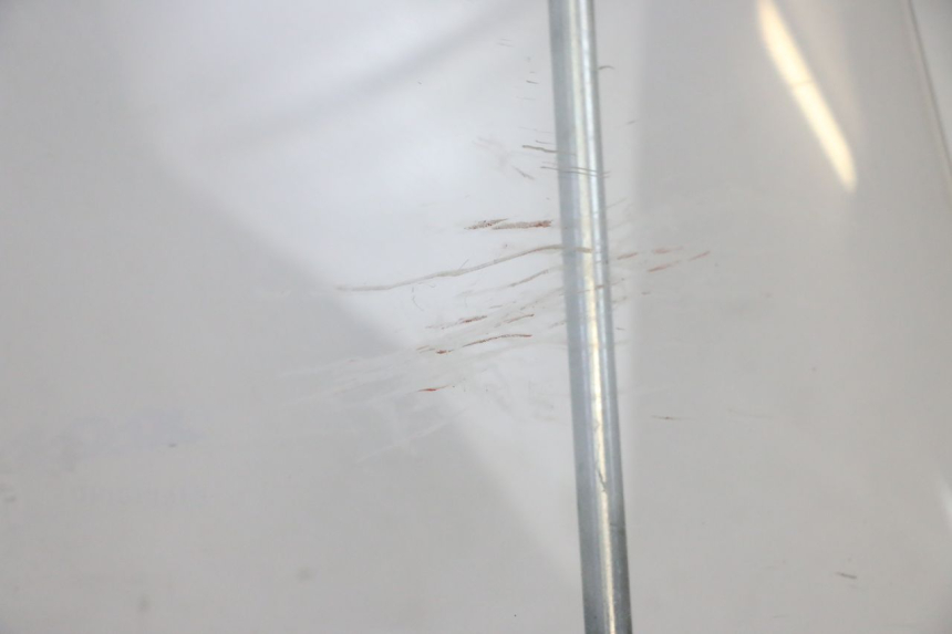 photo de PARABRISAS PIAGGIO VESPA GTS SUPER IE 125 (2009 - 2016) - Inspección visual detallada