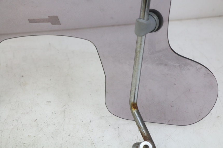 photo de PARABRISAS PIAGGIO VESPA SPRINT 2T 50 (2014 - 2018) - Zoom estado de uso
