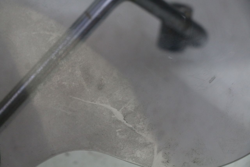 photo de PARABRISAS PIAGGIO VESPA SPRINT 2T 50 (2014 - 2018) - Detalles de los puntos de fijación