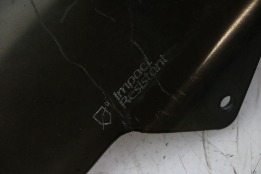 photo de PARABRISAS YAMAHA X-MAX XMAX 125 (2010 - 2013) - Detalles de los puntos de fijación