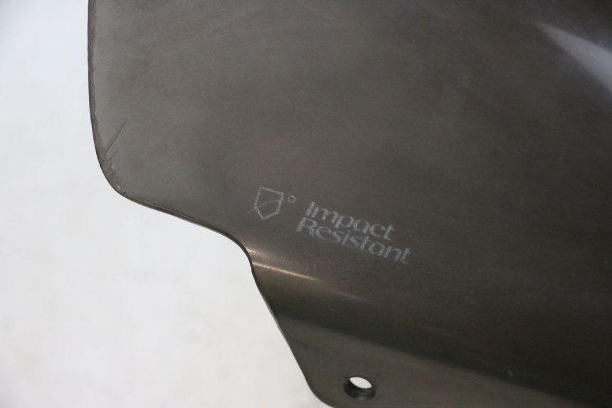 photo de PARABRISAS YAMAHA X-MAX XMAX 125 (2010 - 2013) - Detalles de los puntos de fijación