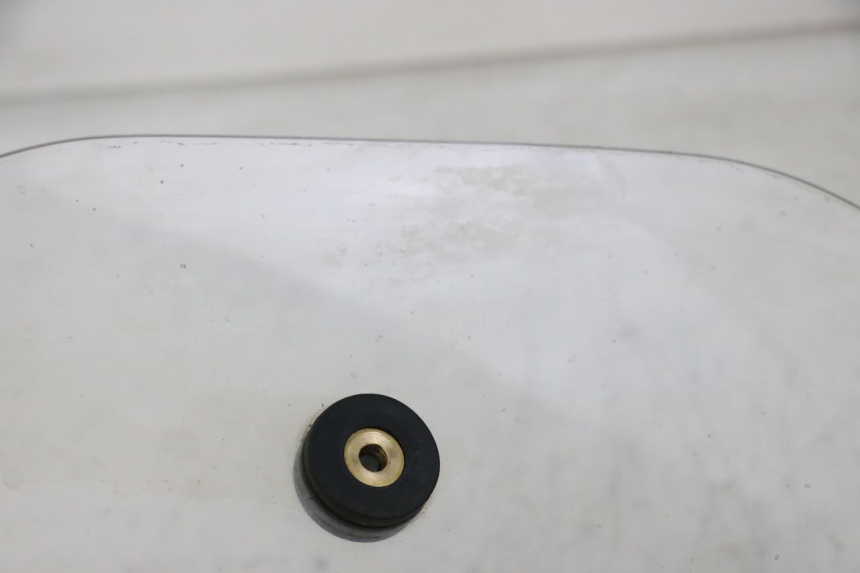 photo de PARABRISAS PIAGGIO X9 EVOLUTION 125 (2003 - 2007) - Enfoque en la estructura