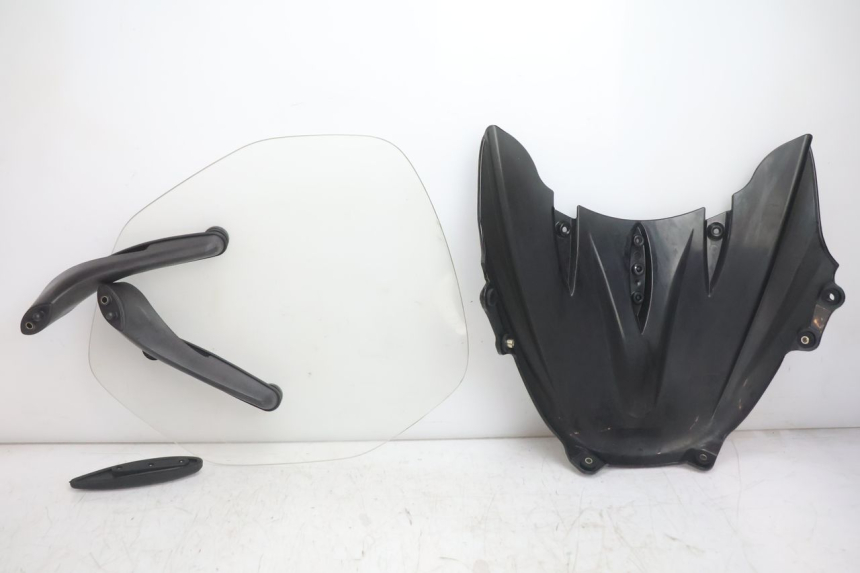 photo de PARABRISAS PIAGGIO X9 EVOLUTION 125 (2003 - 2007) - Detalle de la pieza