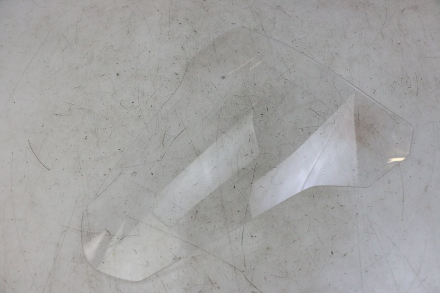 photo de PARABRISAS YAMAHA TRACER 7 700 (2020 - 2024) - Primer plano técnico