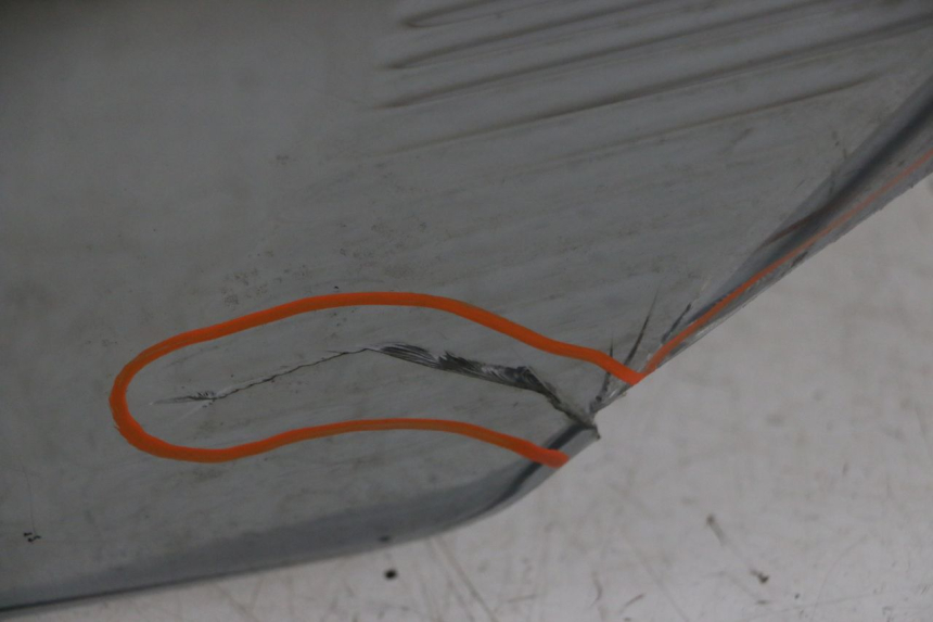 photo de PARABRISAS YAMAHA X-MAX XMAX ABS 250 (2010 - 2014) - Zoom sobre los componentes