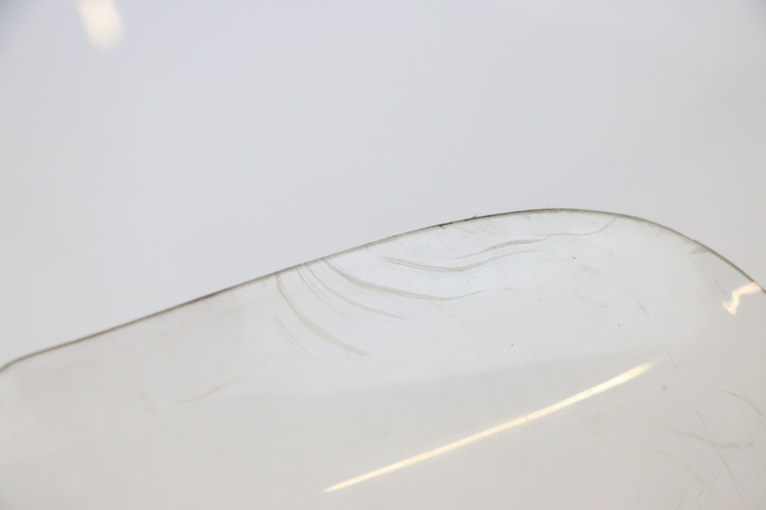 photo de PARABRISAS YAMAHA YP MAJESTY 125 (1998 - 2001) - Características distintivas