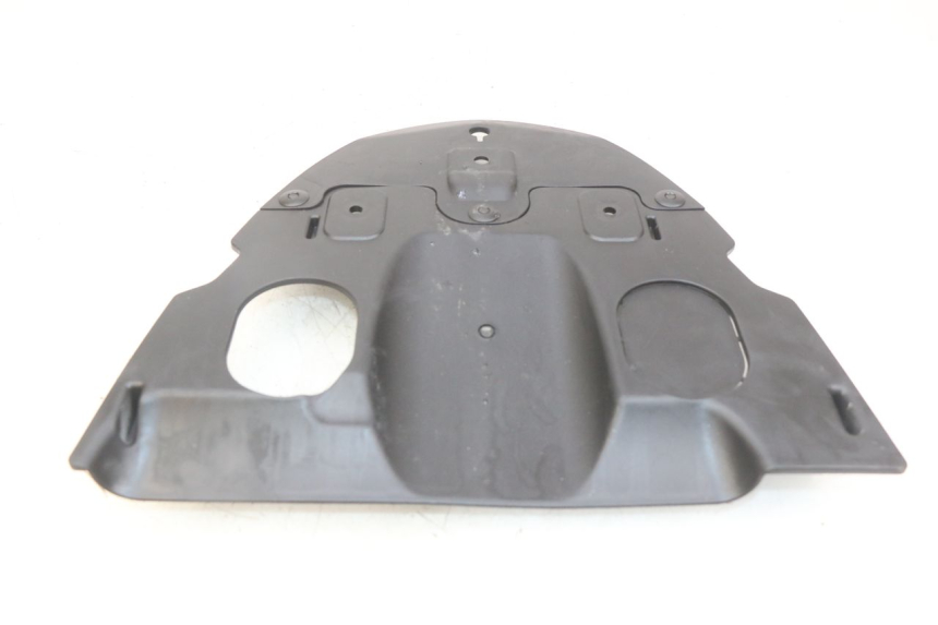 photo de PASO DE RUEDA TRASERO KYMCO AGILITY 16+ 4T 50 (2018 - 2023) - Otra perspectiva