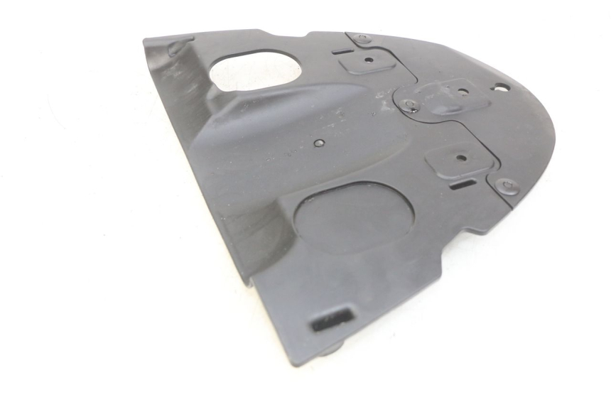 photo de PASO DE RUEDA TRASERO KYMCO AGILITY 16+ 4T 50 (2018 - 2023) - Primer plano técnico