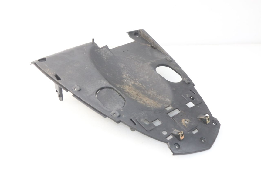 photo de PASE RUEDA TRASERO KYMCO AGILITY CITY 4T 50 (2008 - 2016) - Primer plano técnico