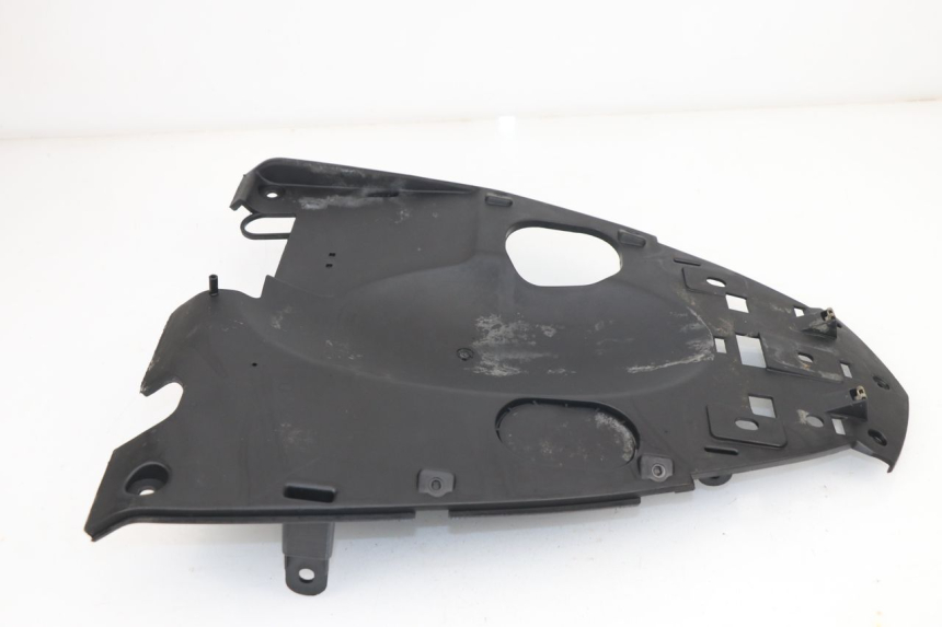 photo de PASE RUEDA TRASERO KYMCO AGILITY CITY 50 (2008 - 2016) - Primer plano técnico