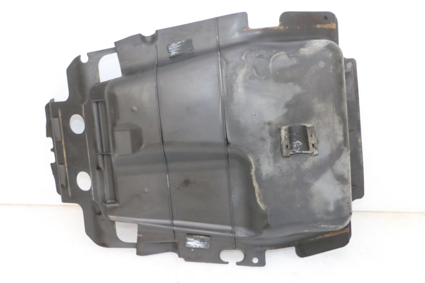 photo de PASO RUEDA TRASERA SUZUKI BURGMAN 650 (2013 - 2020) - Detalle de la pieza