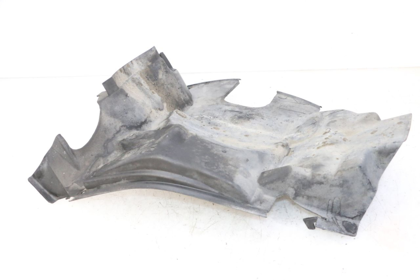 photo de PASE RUEDA TRASERO YAMAHA BW'S 100 (1999 - 2002) - Primer plano técnico