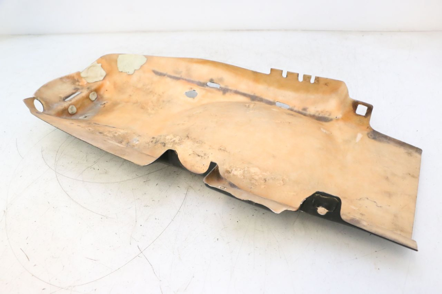 photo de PASE RUEDA TRASERO HONDA CB F HORNET 600 (2005 - 2006) - Primer plano técnico