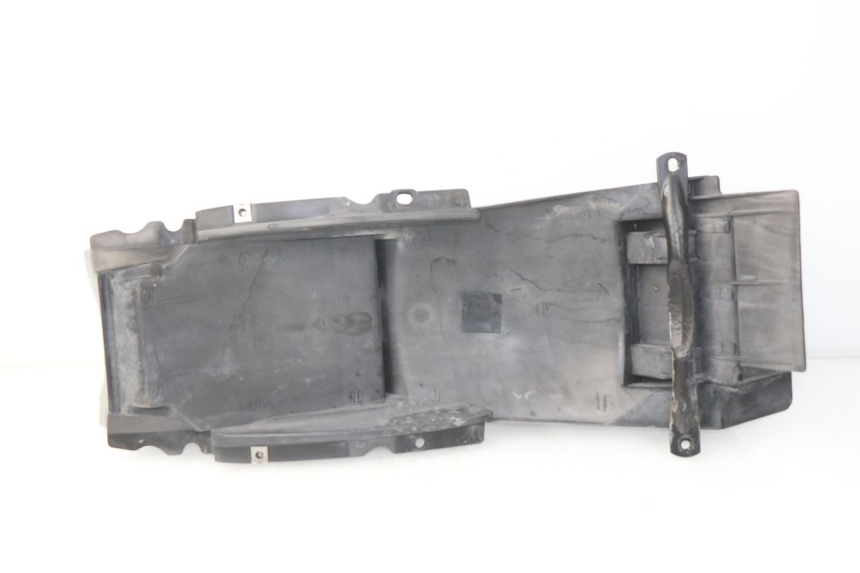 photo de PASE RUEDA TRASERO HYOSUNG COMET GTR 125 (2007 - 2014) - Primer plano técnico