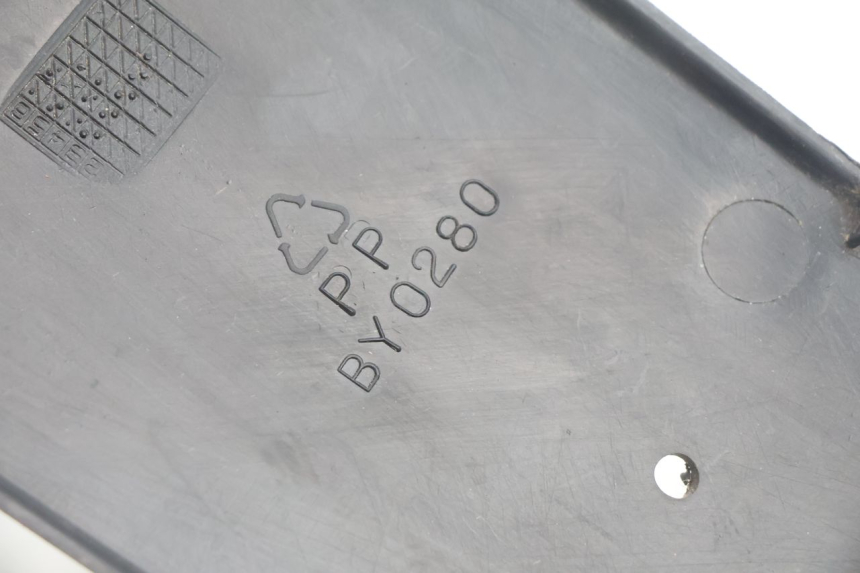 photo de PASE RUEDA TRASERO MBK DAKOTA 50 (2003 - 2008) - Estado de la superficie y material