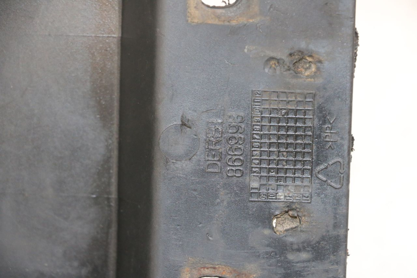 photo de PASE RUEDA TRASERO DERBI SENDA SM DRD X-TREME 50 (2011 - 2017) - Primer plano técnico