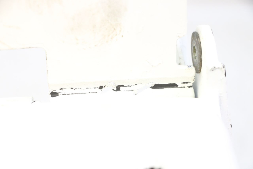 photo de PASE RUEDA TRASERO YAMAHA FJ 36Y 1100 (1984 - 1985) - Otra perspectiva