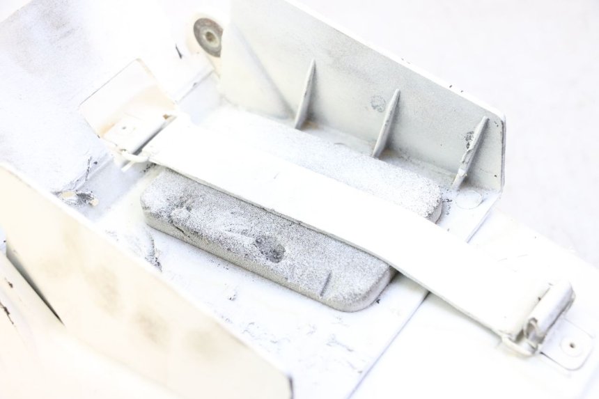 photo de PASE RUEDA TRASERO YAMAHA FJ 36Y 1100 (1984 - 1985) - Detalles de los puntos de fijación