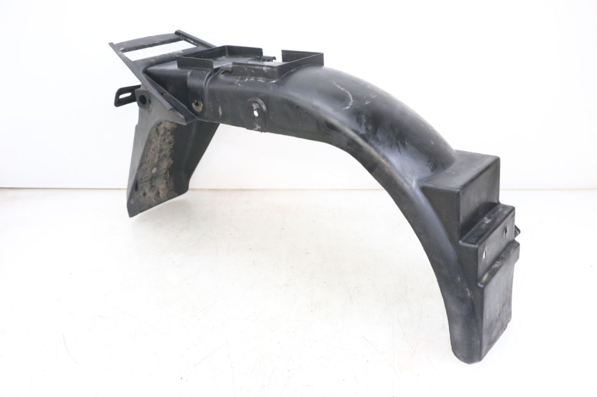 photo de Paso de rueda trasera HYOSUNG GF 125 (2001 - 2005) - Primer plano técnico