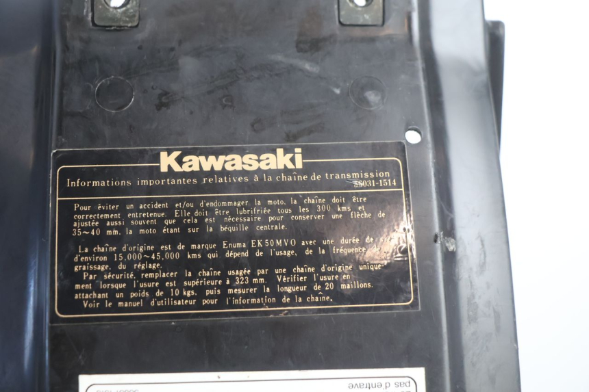 photo de PASE RUEDA TRASERO KAWASAKI GPX F ZX750F 750 (1986 - 1990) - Estado de la superficie y material