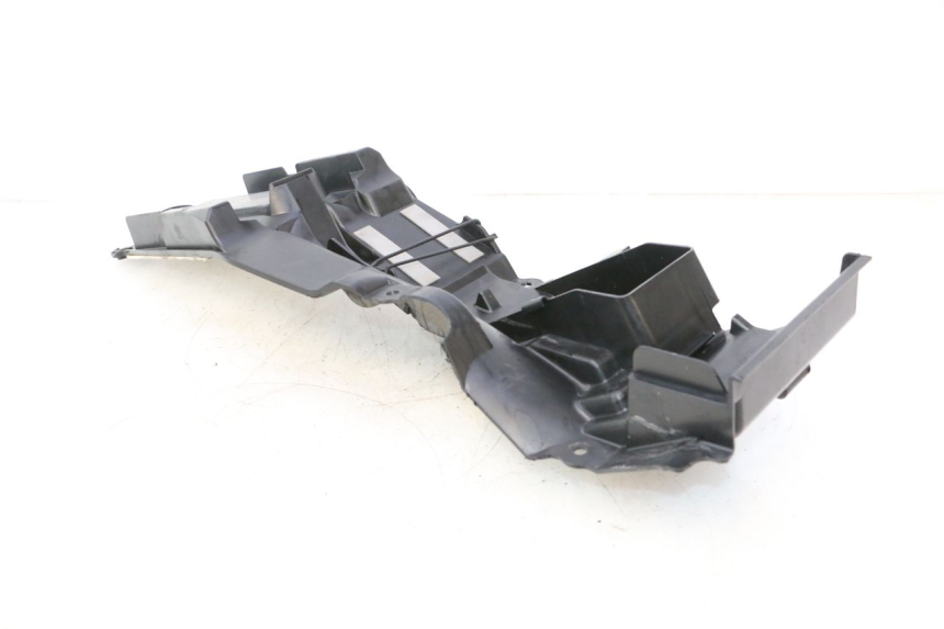 photo de PASE RUEDA TRASERO SUZUKI GSR 600 (2005 - 2012) - Otra perspectiva