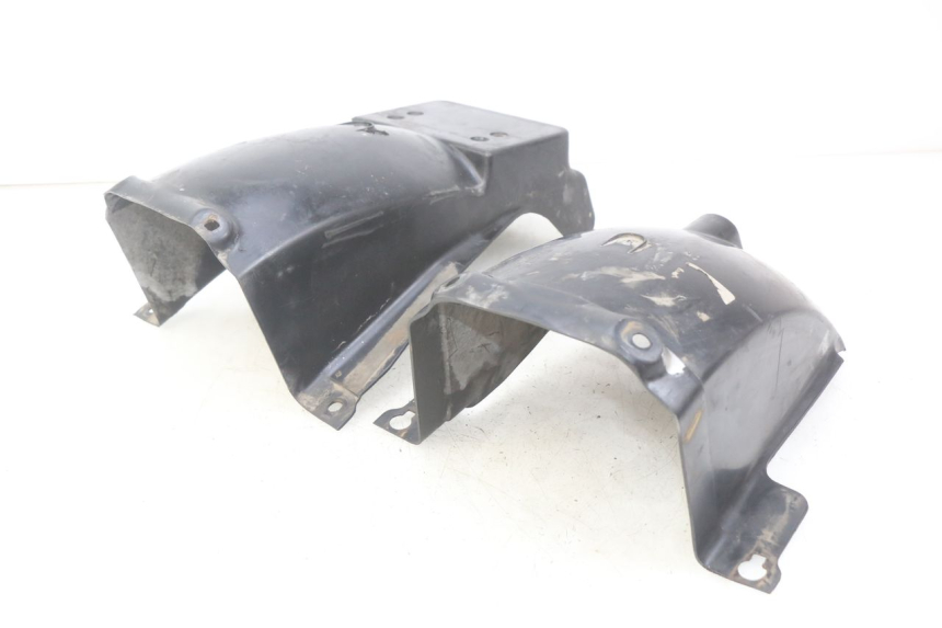 photo de PASO DE RUEDA TRASERO SUZUKI GSX-F GSX  F 1100 (1988 - 1994) - Primer plano técnico