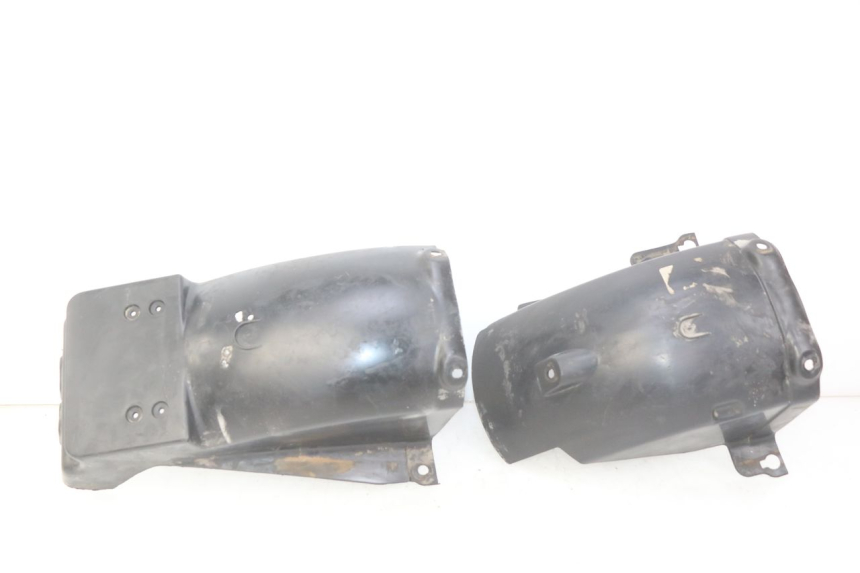 photo de PASO DE RUEDA TRASERO SUZUKI GSX-F GSX  F 1100 (1988 - 1994) - Detalles de los puntos de fijación