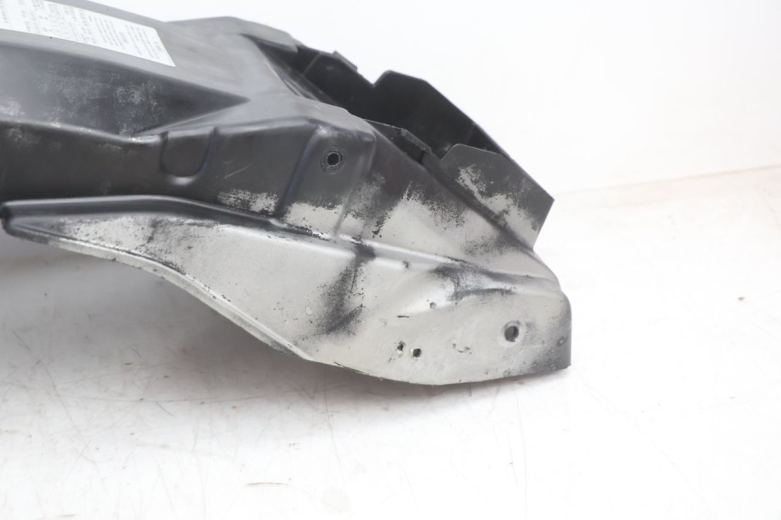 photo de PASE RUEDA TRASERO SUZUKI GSX F GSXF 750 (1988 - 1998) - Primer plano técnico