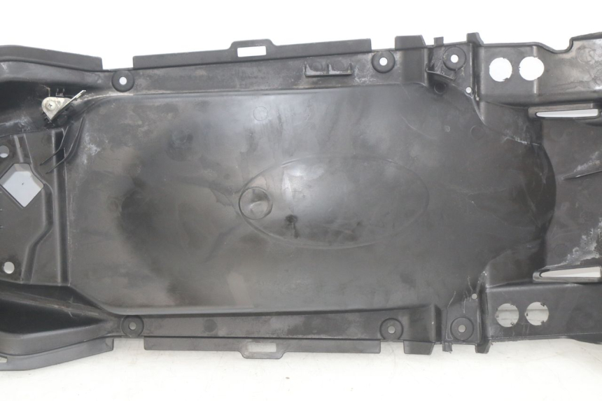 photo de PASO DE RUEDA TRASERO HONDA INTEGRA NC D 750 (2016 - 2018) - Estado de la superficie y material