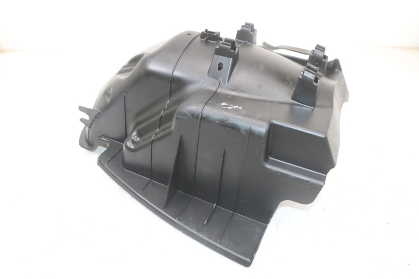 photo de PASE RUEDA TRASERO PEUGEOT DJANGO 125 (2014 - 2017) - Primer plano técnico