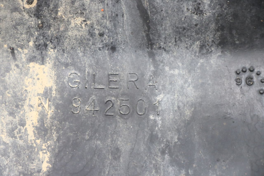 photo de PASO DE RUEDA TRASERO GILERA RK 50 (1996 - 1999) - Detalle de la pieza