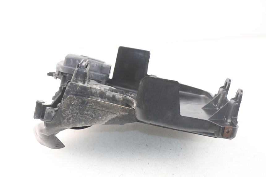 photo de PASE RUEDA TRASERO HONDA SCV LEAD 100 (2003 - 2007) - Primer plano técnico