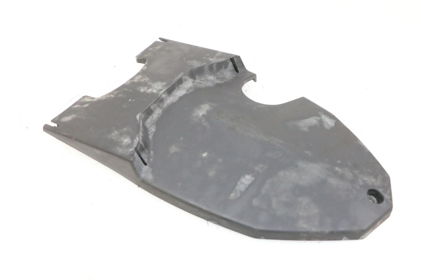 photo de PASE RUEDA TRASERO PEUGEOT SPEEDFIGHT 4 4T EFI 50 (2021 - 2025) - Primer plano técnico