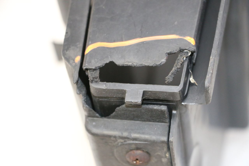 photo de PASE RUEDA TRASERO SUZUKI SV S 650 (2003 - 2009) - Primer plano técnico