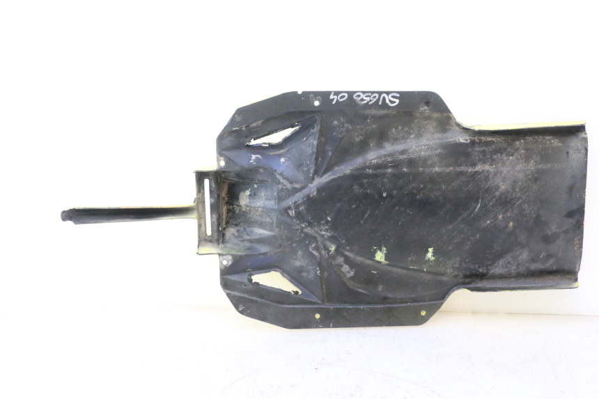 photo de PASE RUEDA TRASERO SUZUKI SV S 650 (2003 - 2009) - Primer plano técnico
