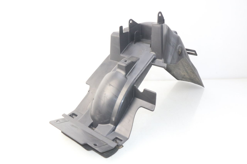 photo de PASE RUEDA TRASERO SUZUKI UC EPICURO 125 (1999 - 2003) - Primer plano técnico