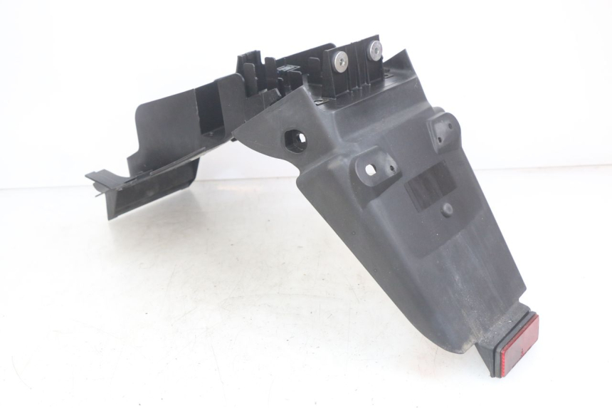 photo de PASO DE RUEDA TRASERO DAELIM VJ ROADWIN FI 125 (2008 - 2017) - Primer plano técnico