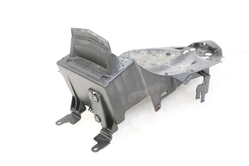 photo de PASE RUEDA TRASERO YAMAHA XJ6 ABS 600 (2008 - 2016) - Primer plano técnico