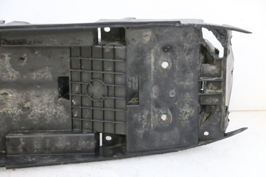 photo de PASE RUEDA TRASERO YAMAHA TZR 50 (2008 - 2016) - Zoom sobre los componentes