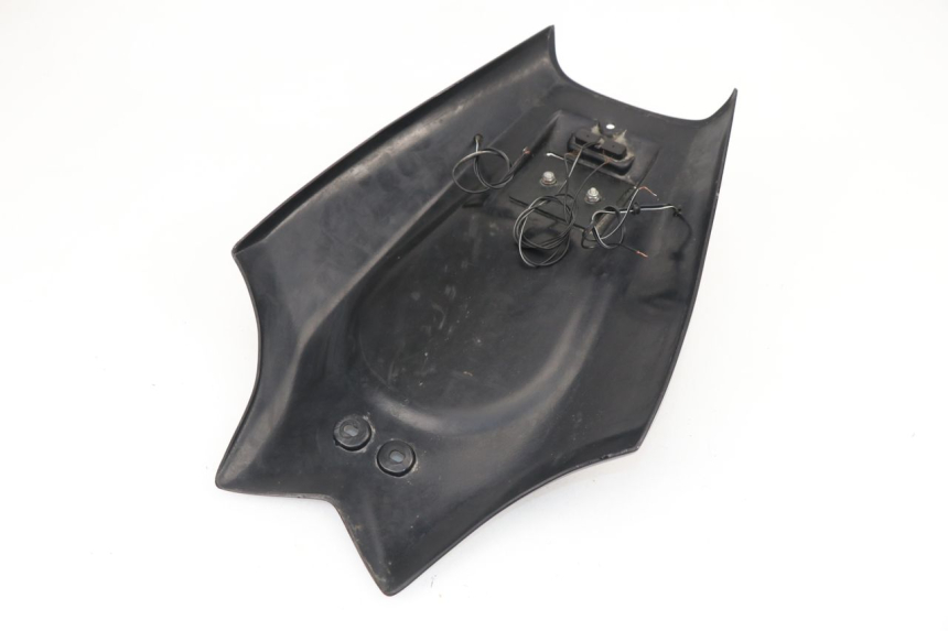 photo de PASE RUEDA TRASERO YAMAHA YZF R 125 (2008 - 2013) - Primer plano técnico