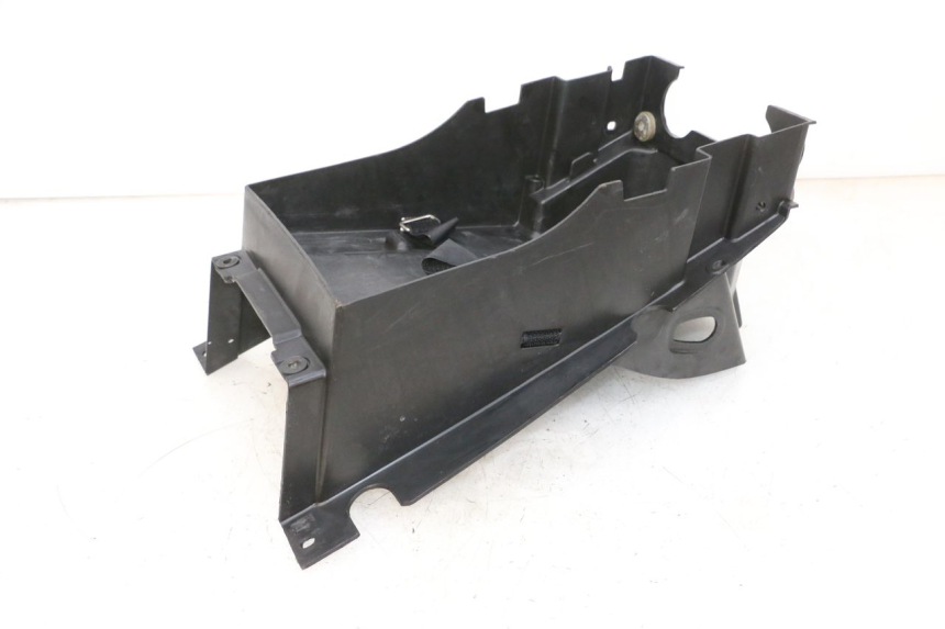 photo de PASE RUEDA TRASERO KAWASAKI ZR 7 750 (1999 - 2004) - Primer plano técnico