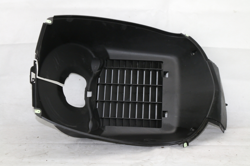 photo de PASE RUEDA DELANTERO PEUGEOT SATELIS COMPRESSOR K15 125 (2006 - 2009) - Primer plano técnico