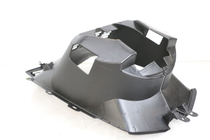 photo de PASE RUEDA DELANTERO PEUGEOT CITYSTAR 50 (2013 - 2017) - Primer plano técnico