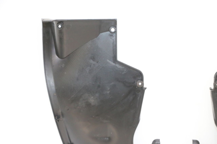 photo de PASO DE RUEDA DELANTERO PIAGGIO MP3 LT 400 (2007 - 2012) - Detalles de los puntos de fijación