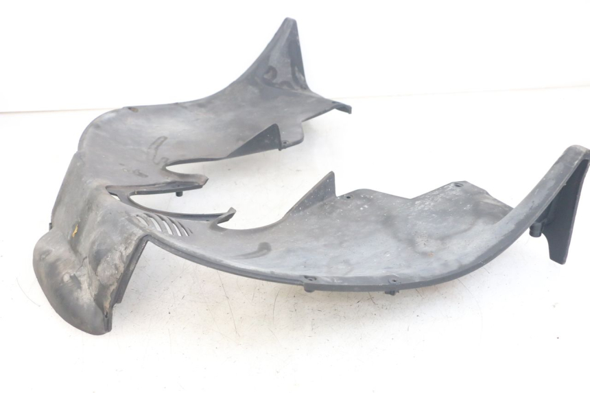 photo de PASE RUEDA DELANTERO PIAGGIO MP3 125 (2006 - 2014) - Primer plano técnico