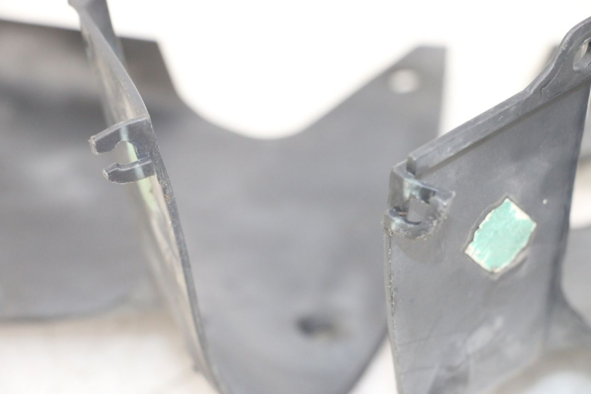 photo de PASO DE RUEDA DELANTERO HONDA NTV DEAUVILLE 650 (1998 - 2001) - Primer plano técnico