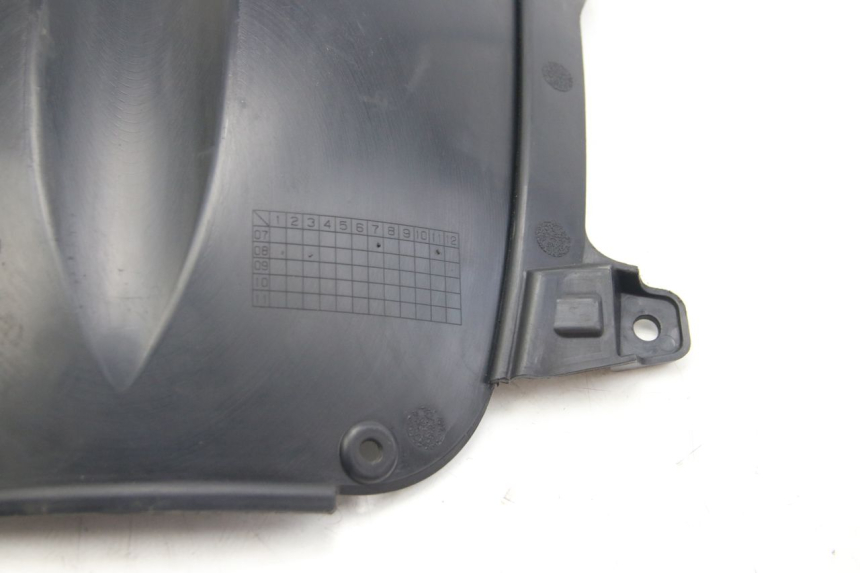 photo de PASO DE RUEDA DELANTERO SUZUKI SIXTEEN 125 (2008 - 2010) - Detalles de los puntos de fijación