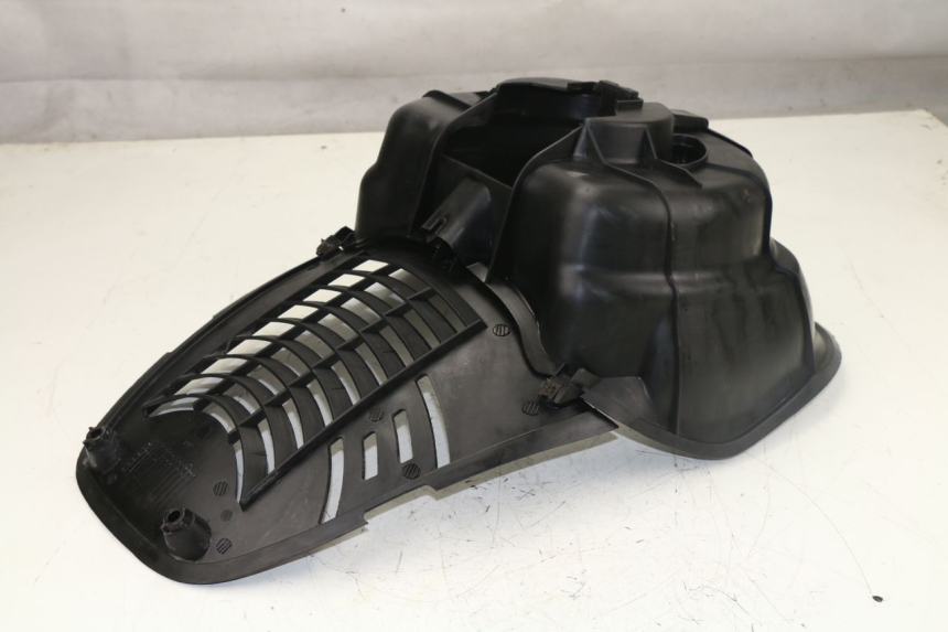 photo de PASE RUEDA DELANTERO MBK SKYLINER 125 (1998 - 2001) - Primer plano técnico