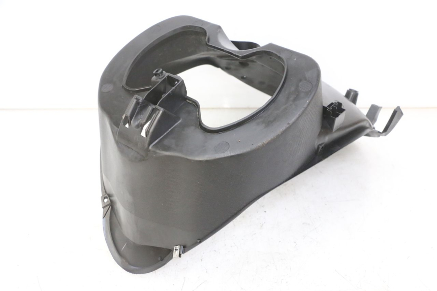 photo de PASE RUEDA DELANTERO APRILIA SR 2T 50 (2018 - 2022) - Primer plano técnico